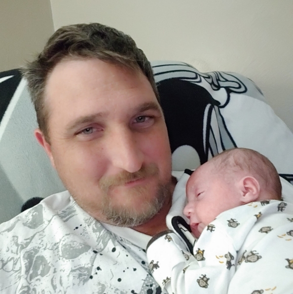 Meet your Posher, Kris - Picture 1 of 1